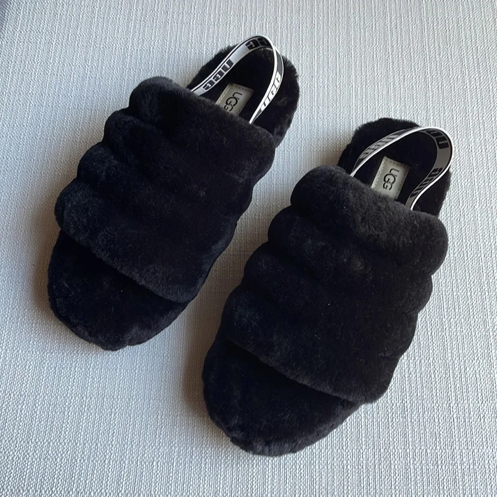 UGG K Fluff Yeah Slide Sandal - BLACK - BIG KIDS SIZE 6 / EU 38